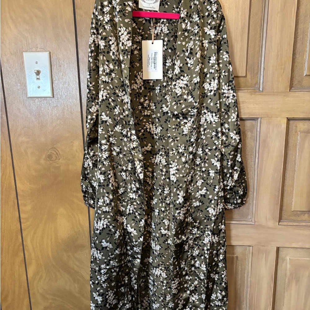 Joyfolie Olive Floral Childs bath robe size 7